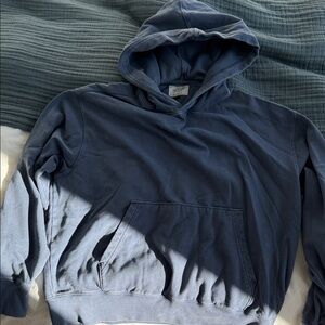 Men's Textured American Eagle (med) relaxed fit jean blue hoodie.